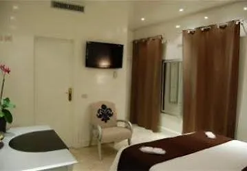 Daire Hotel Le Chateau Blanc Roma